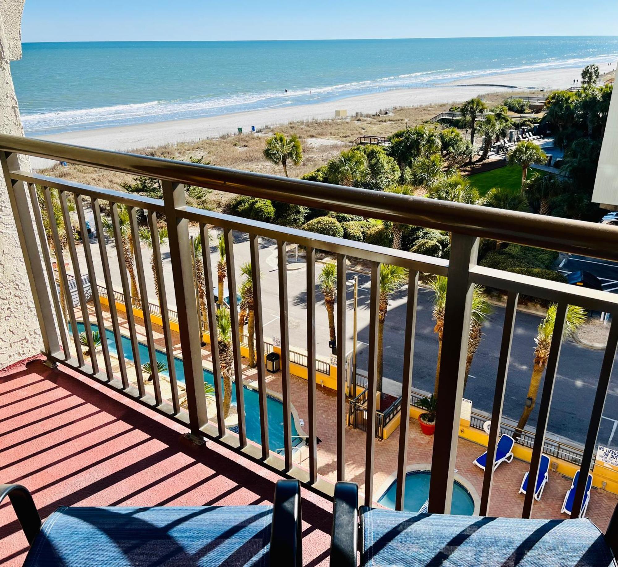 Azure Bliss Oceanfront Sleeps 6 * Myrtle Beach