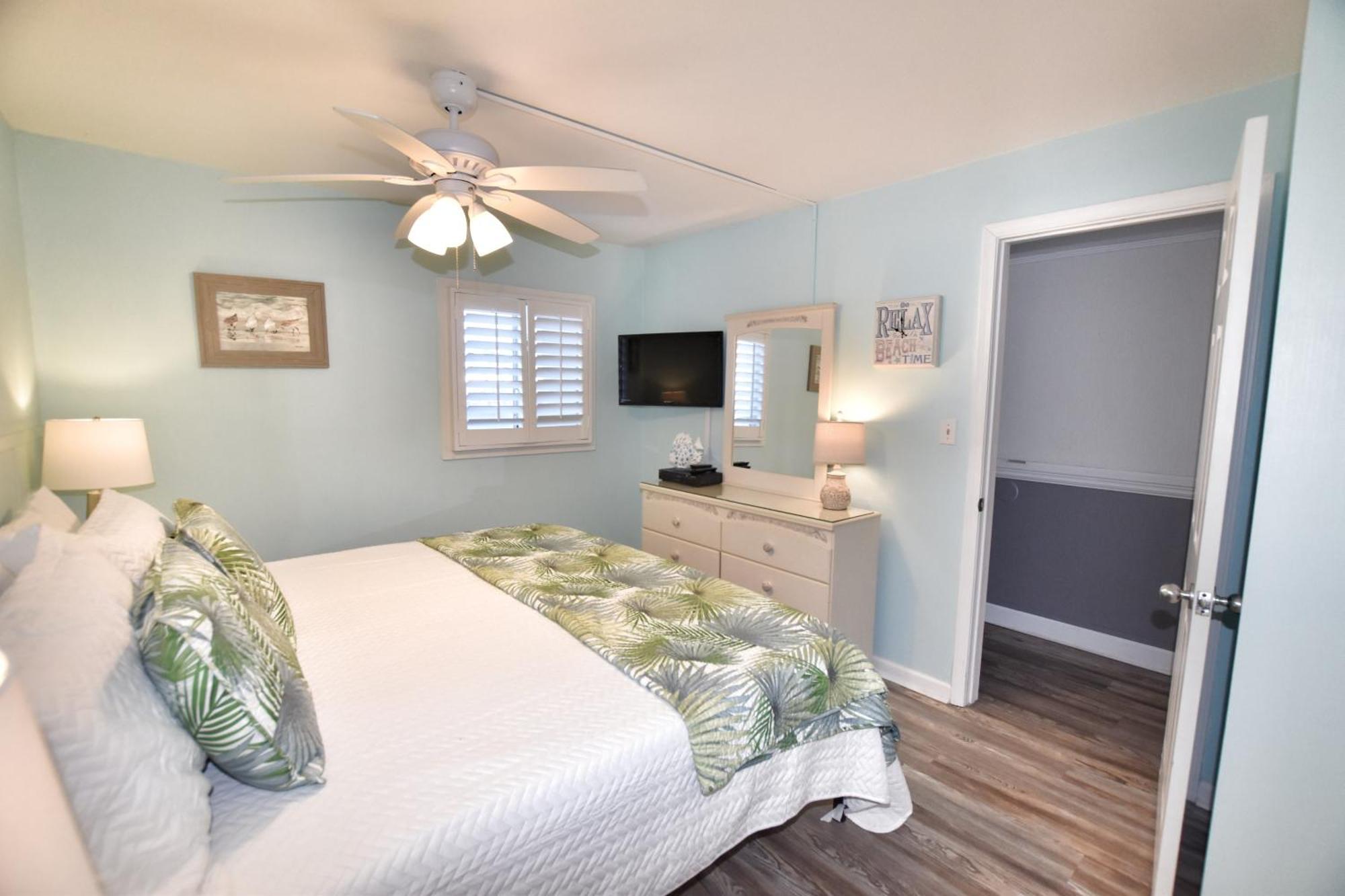 0208 Waters Edge Apartment *
