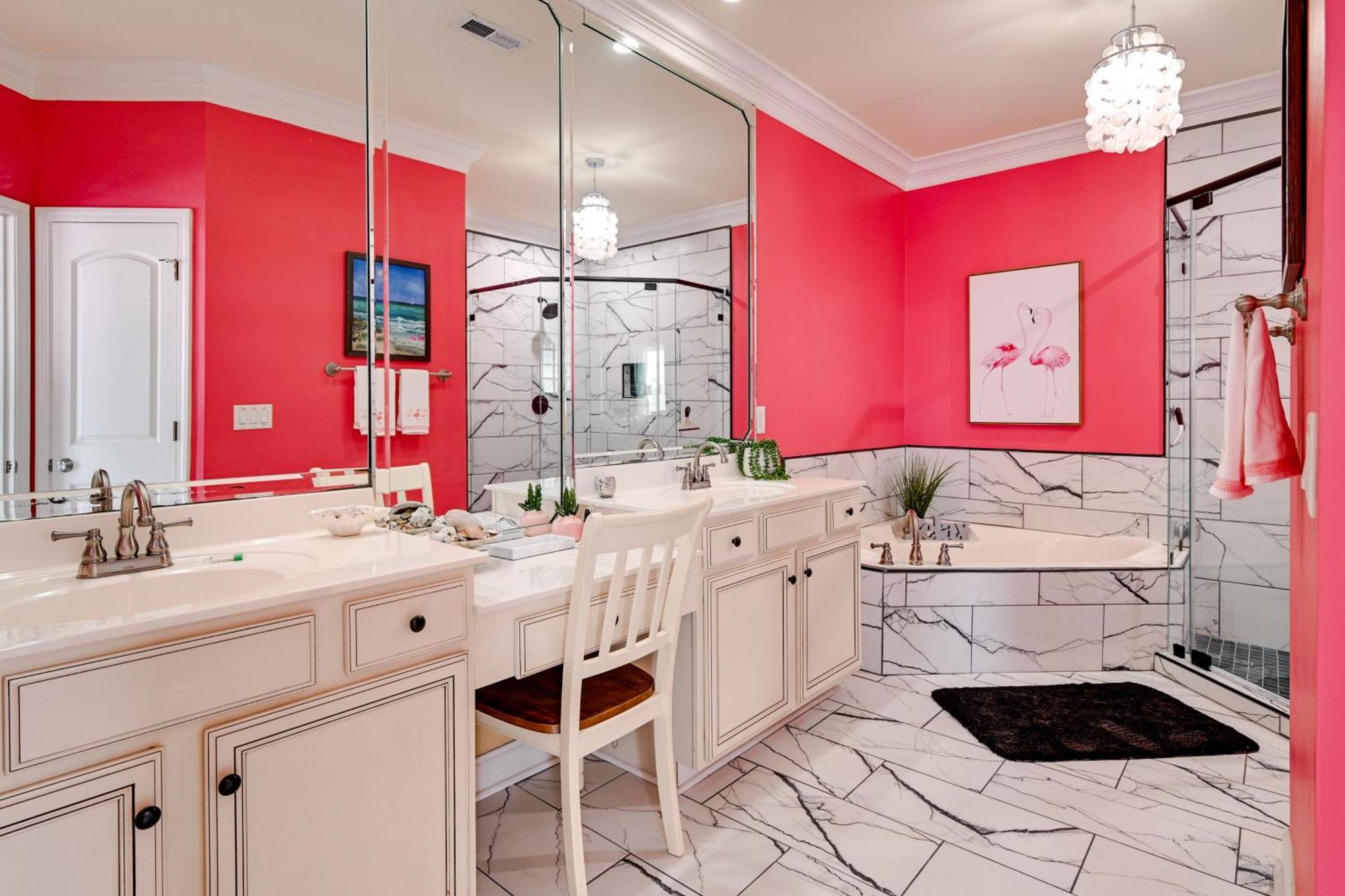 Luxury With Ocean View, Private Pool, And Hot Tub Holiday home