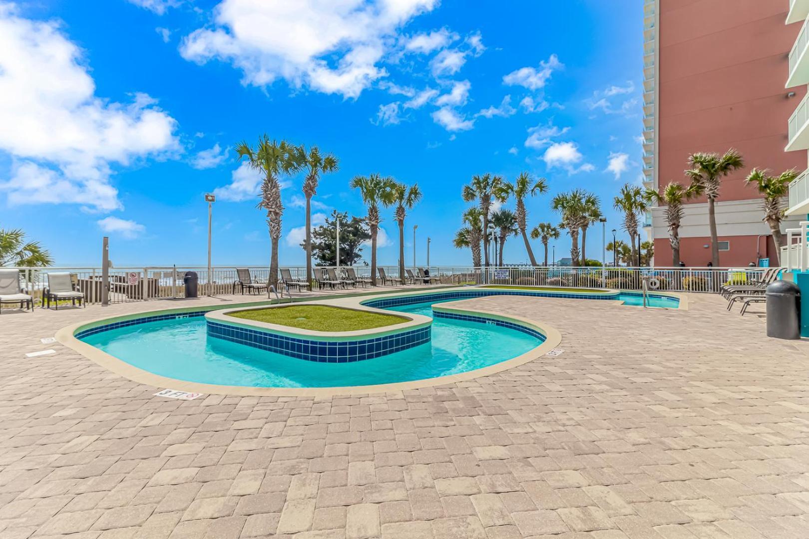 Holiday home Beautifully Decorated Direct Oceanfront 1 Bedroom 1 Ba Atlantica 1003