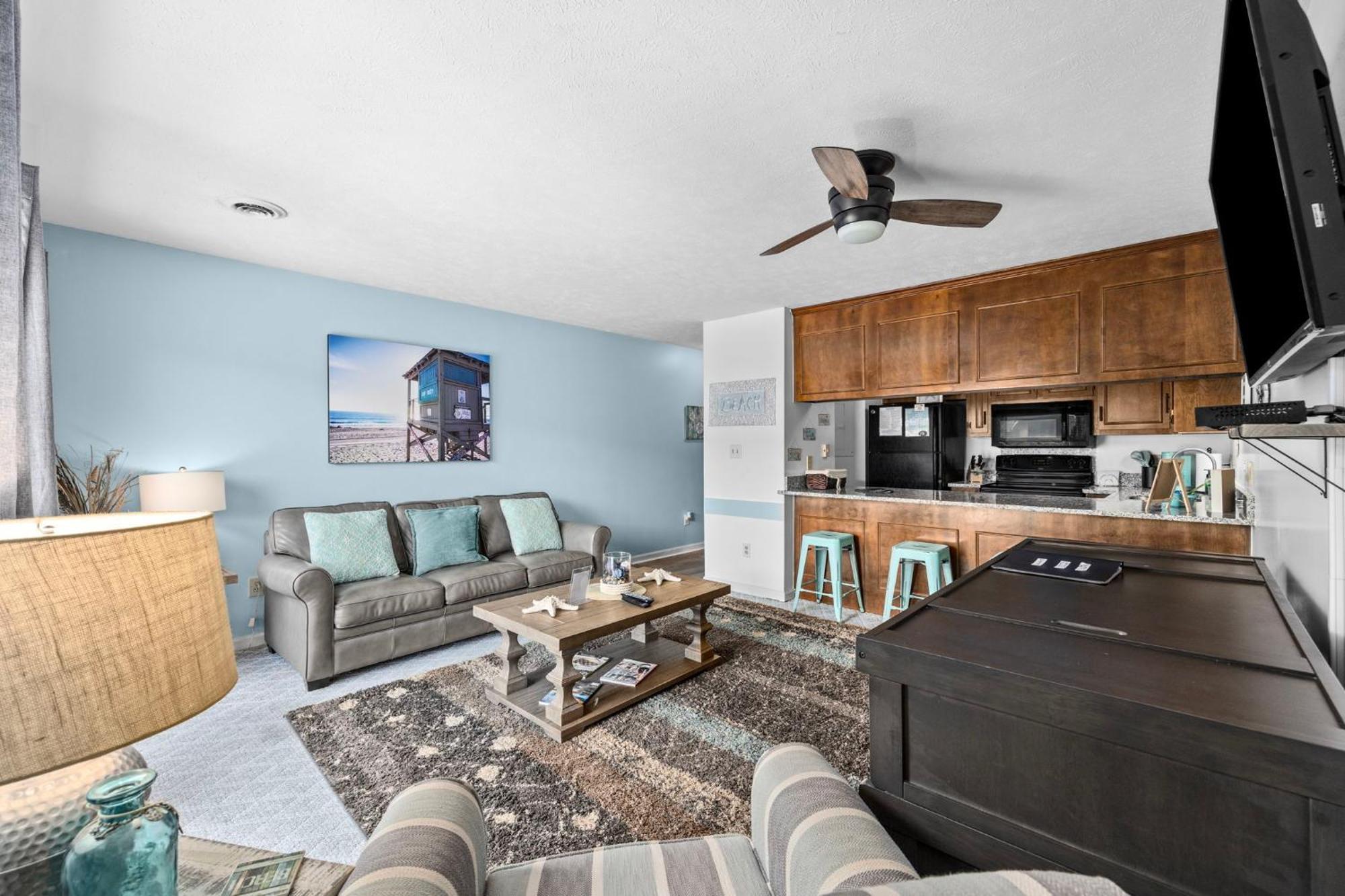 Salty Air Retreat Apartment *