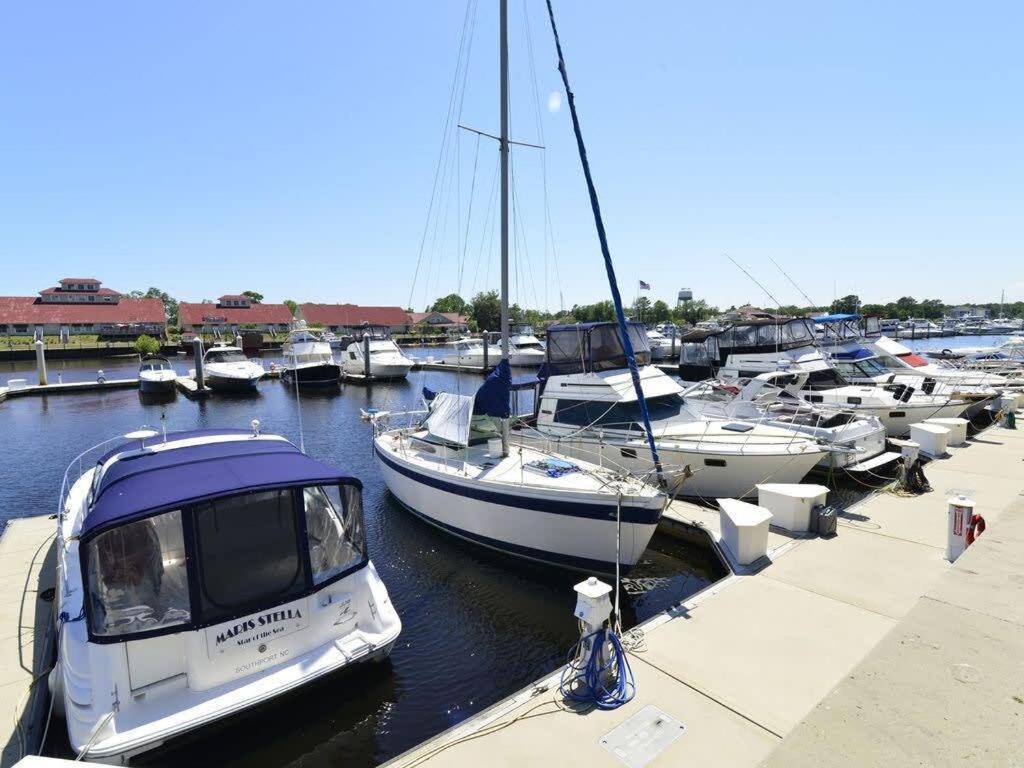 Waterfront Luxury Huge With 15000sf Pool *