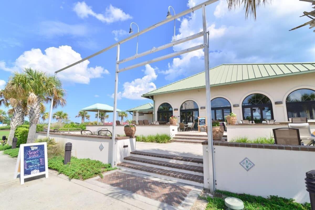Waterfront Luxury Huge With 15000sf Pool *