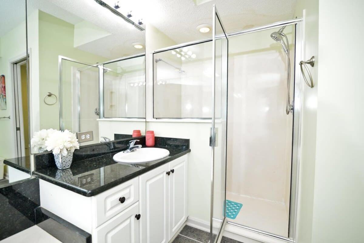 Waterfront Luxury Huge With 15000sf Pool