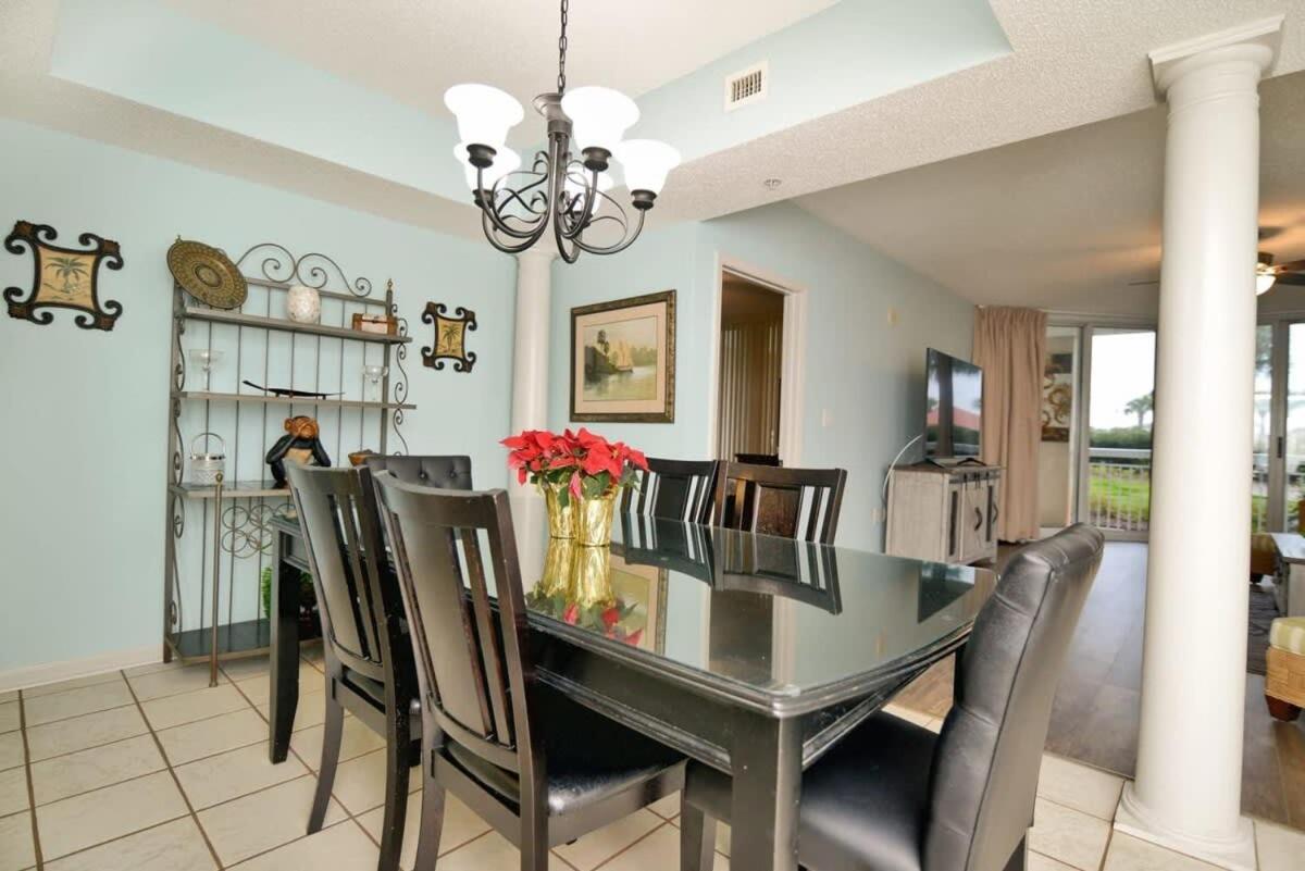 Waterfront Luxury Huge With 15000sf Pool Holiday home Myrtle Beach