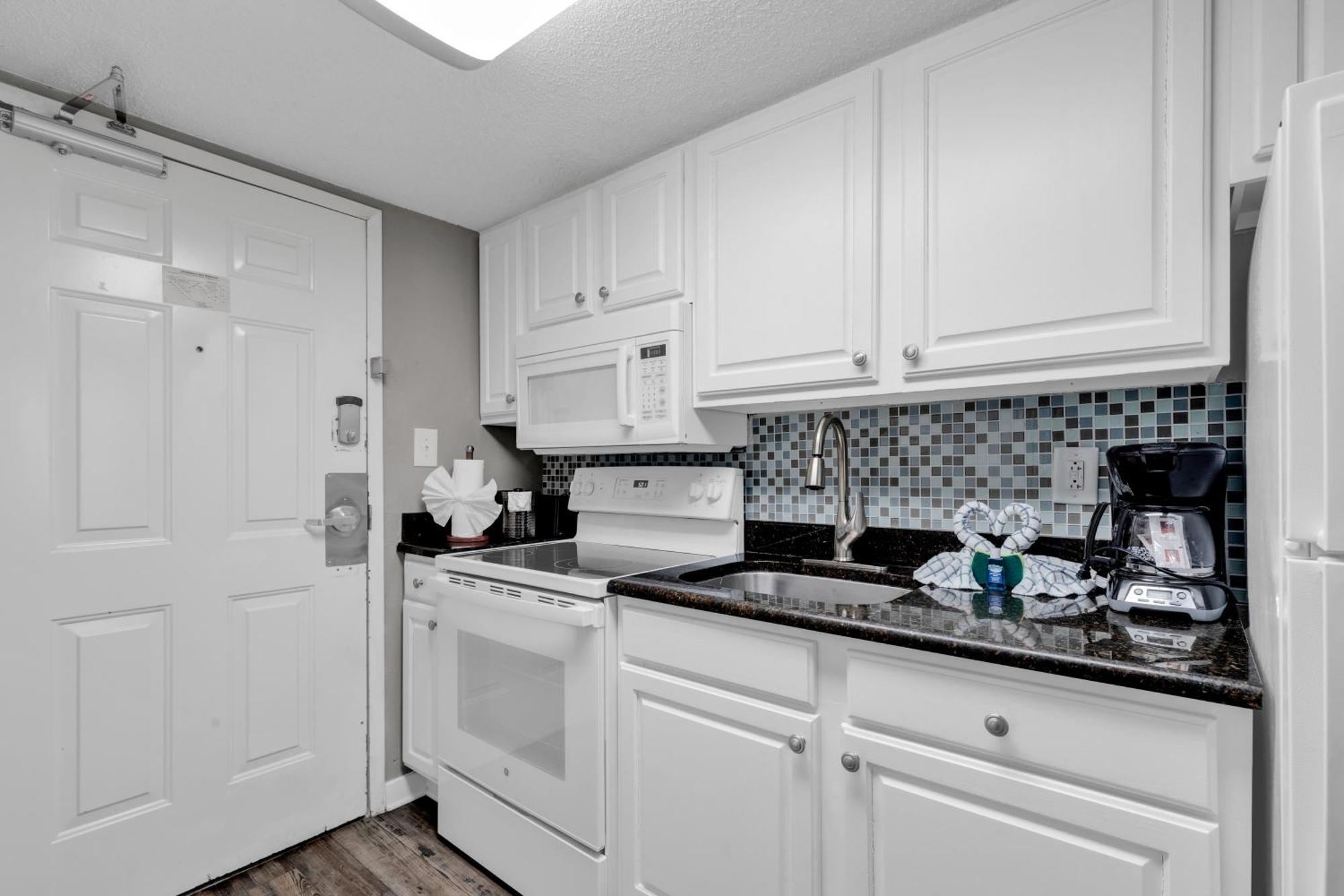 Apartment Ocean Front 1br With 2 Balconies *