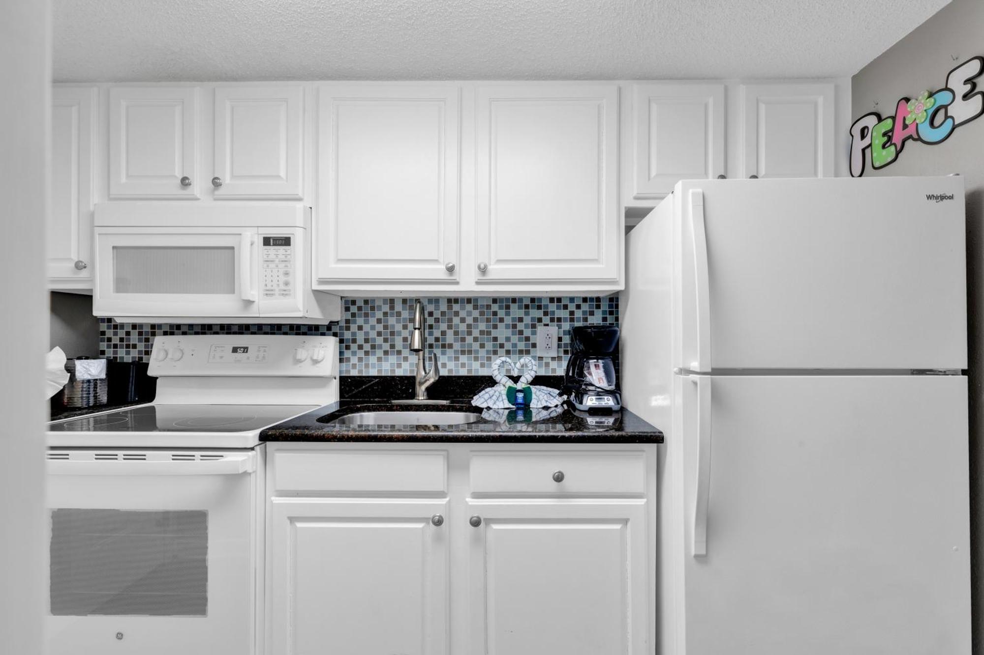 Ocean Front 1br With 2 Balconies Apartment