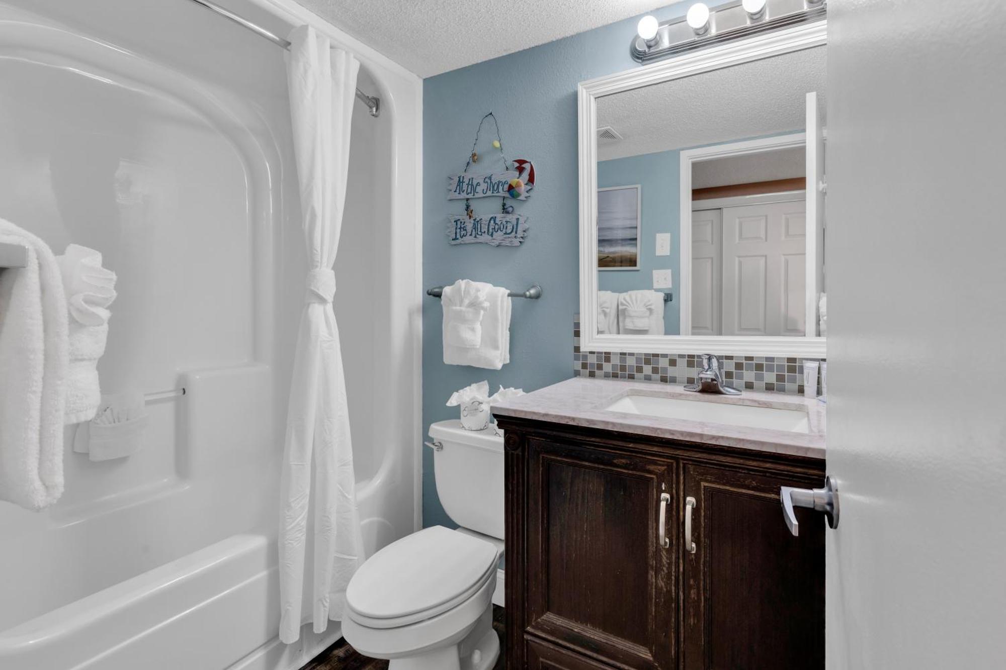Ocean Front 1br With 2 Balconies Apartment