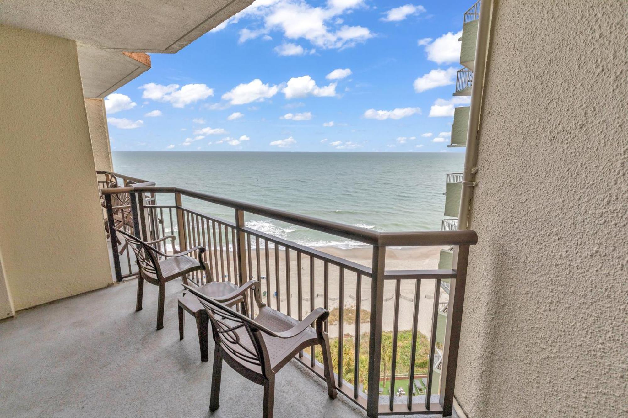 Ocean Front 1br With 2 Balconies Apartment