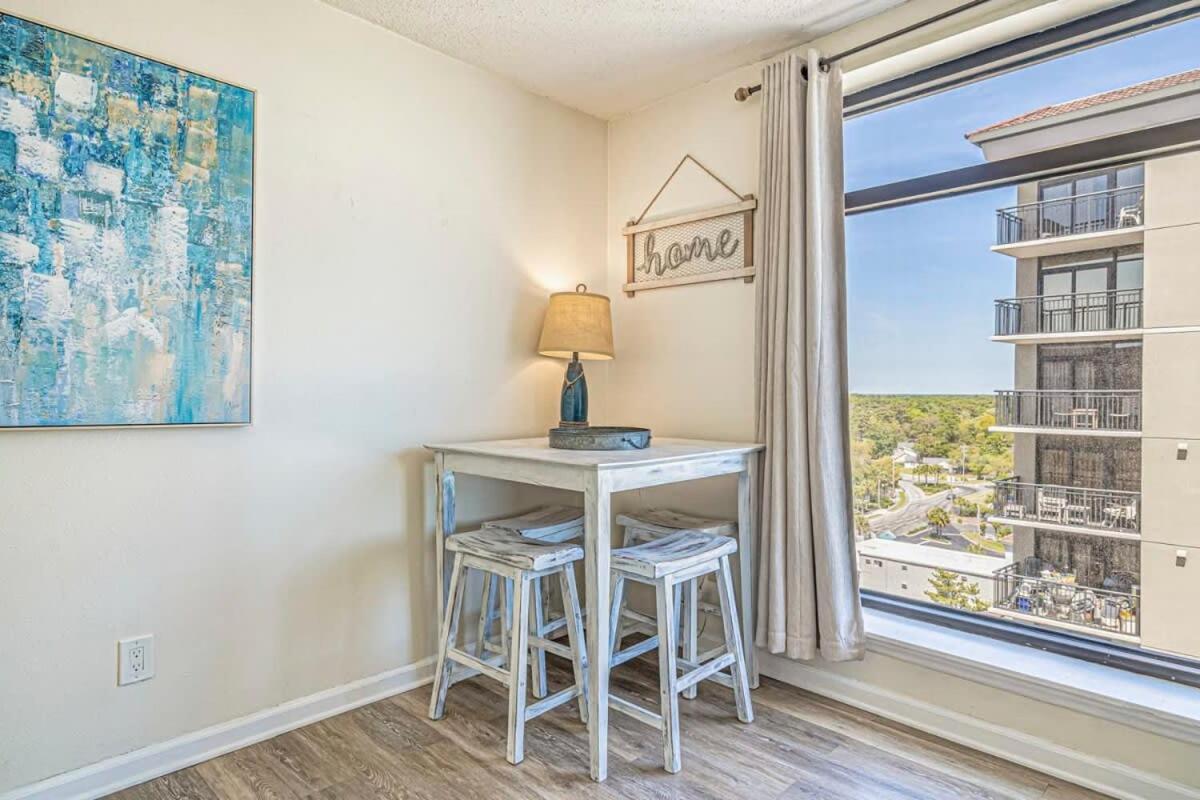 Great Unit With Large Windows To View The - Colony 1200 Holiday home *