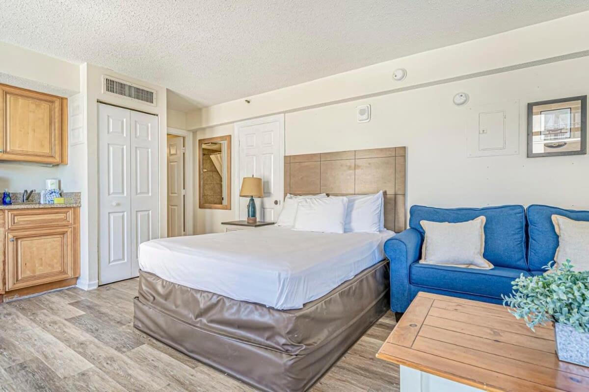 Great Unit With Large Windows To View The - Colony 1200 Holiday home *