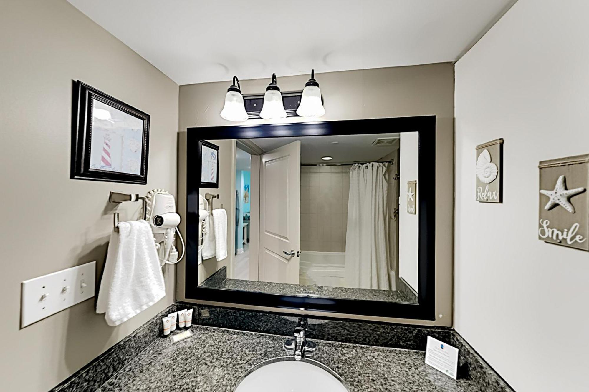 Apartment Oceans One Unit 403