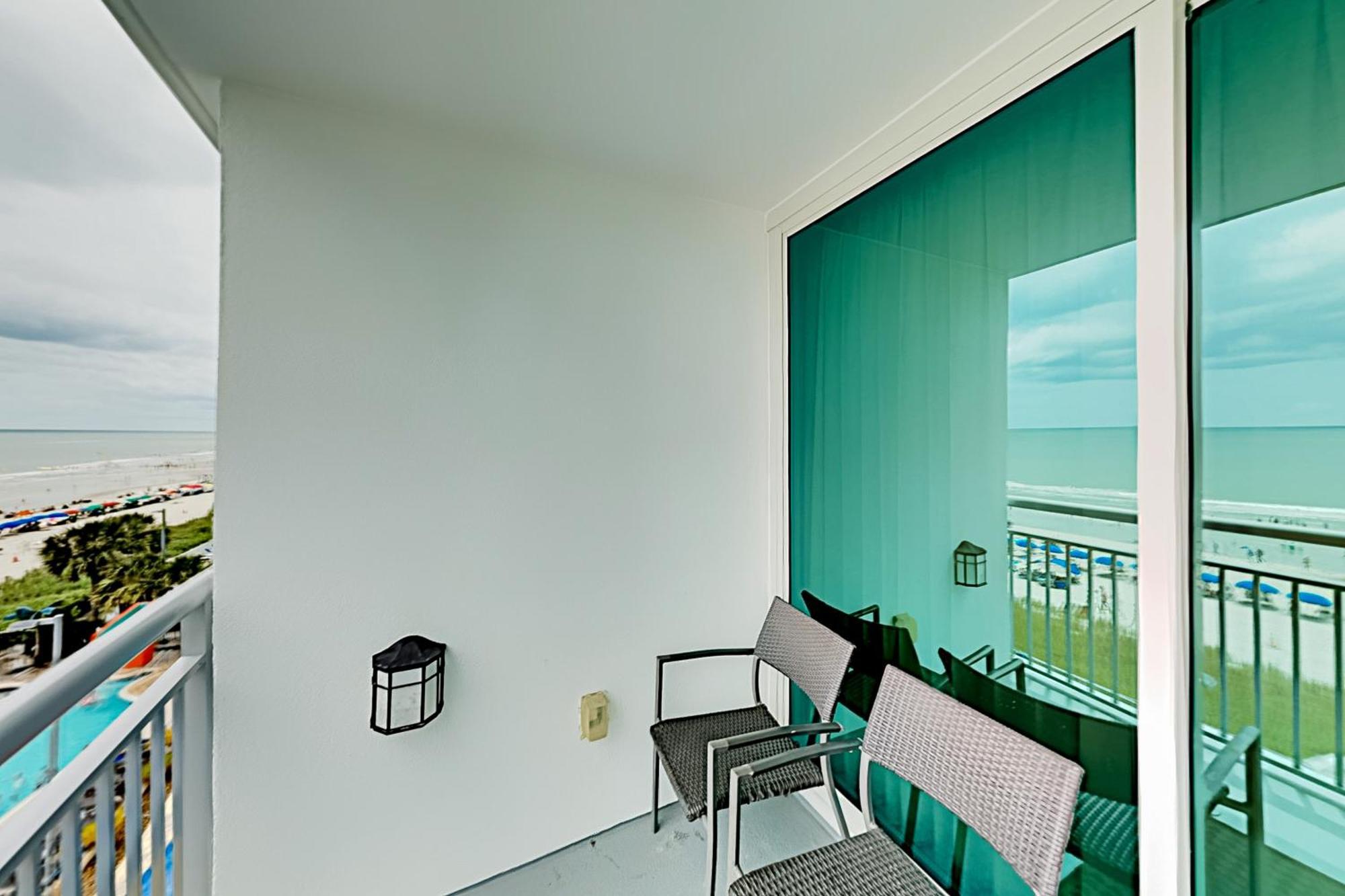 Apartment Oceans One Unit 403
