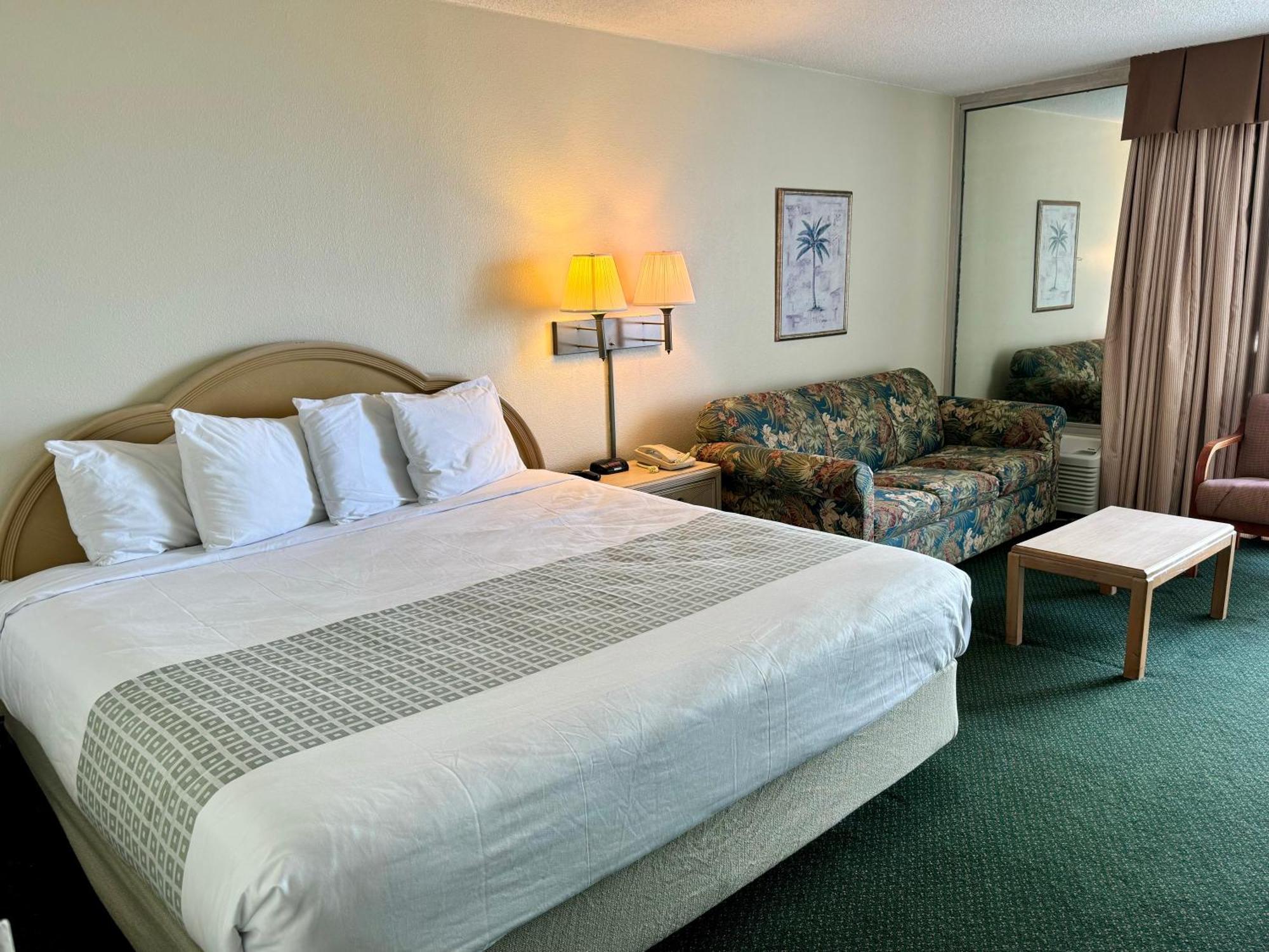 Boardwalk Resort 2*