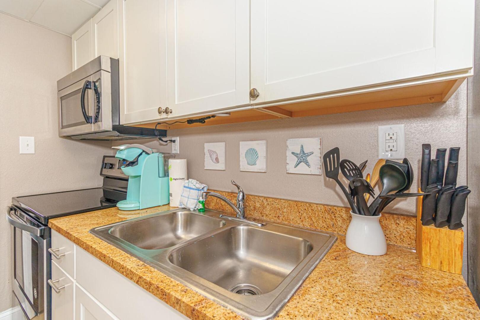 Oceanfront 1 Bedroom With Beautiful Decor And Accents Caravelle 1039 Sleeps 6 Guests Myrtle Beach