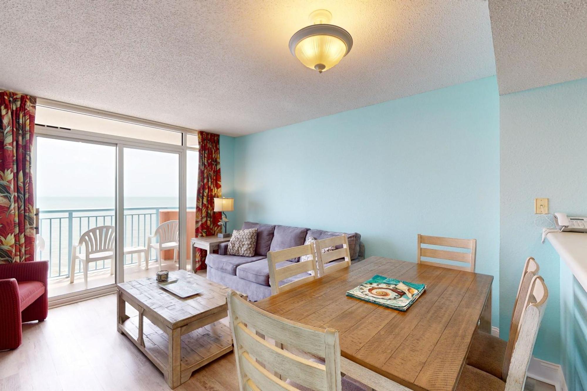 Apartment Roxanne Towers 1101