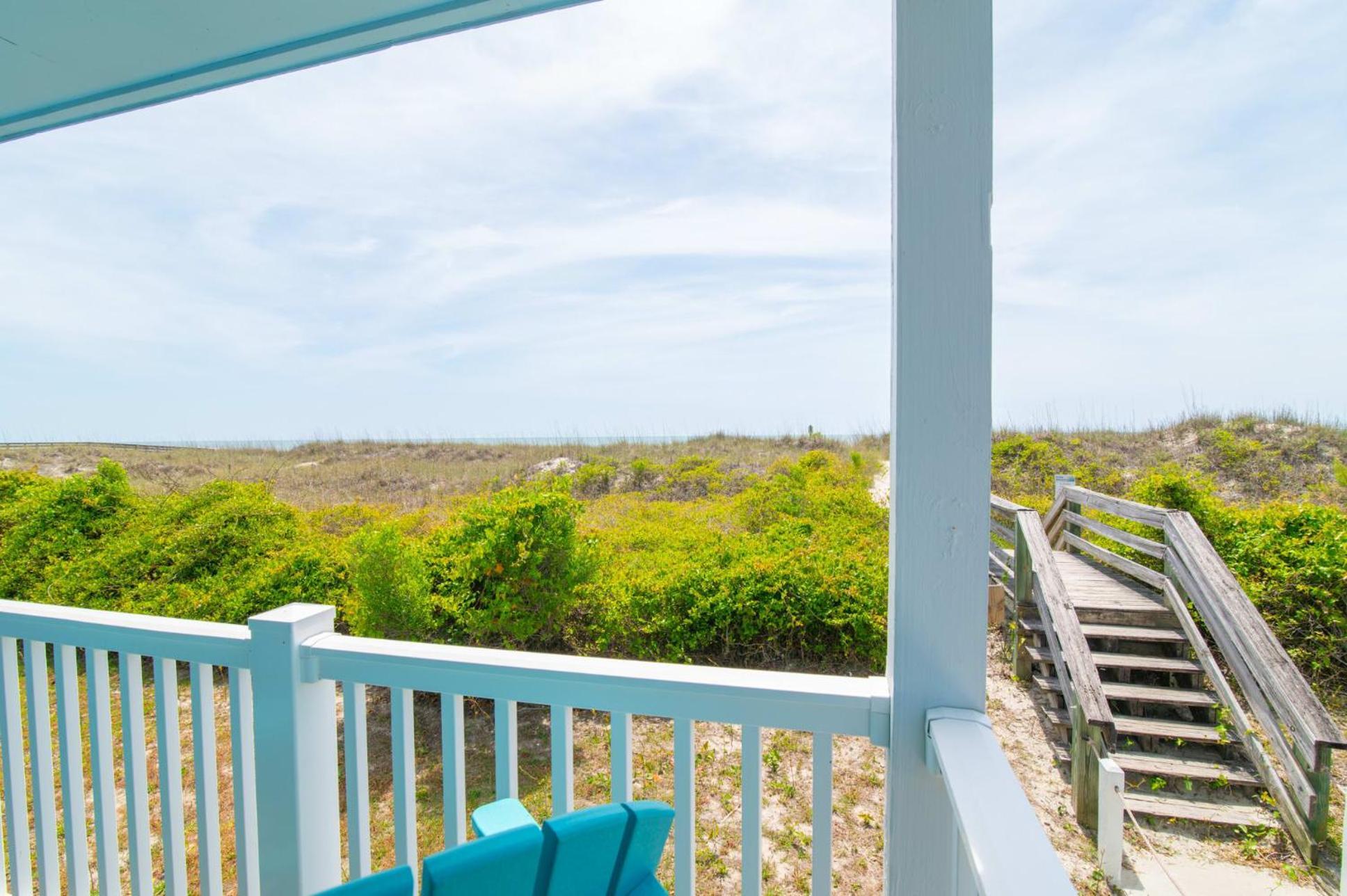 Oceanfront And Modern Location On Ocean Blvd W Pool Holiday home Myrtle Beach