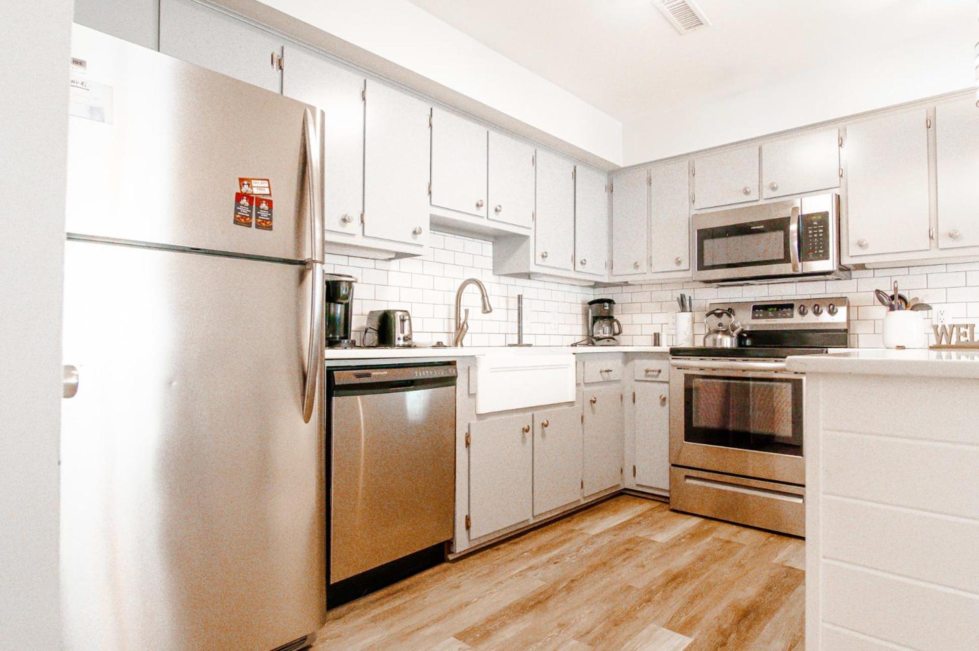 Oceanfront And Modern Location On Ocean Blvd W Pool Holiday home Myrtle Beach