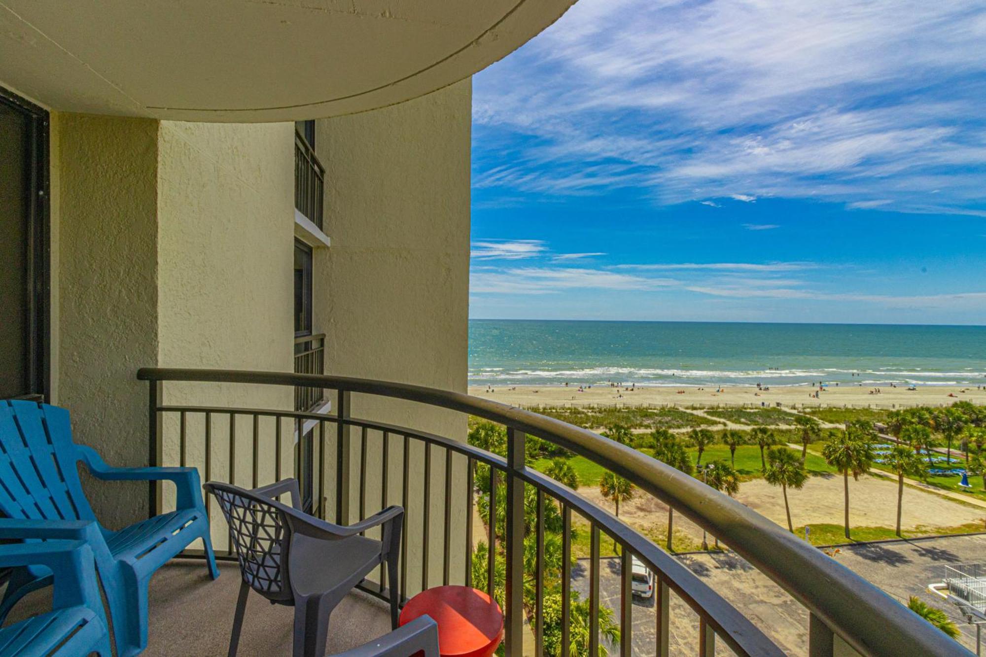 Ocean View Double Suite! Sleeps 4 Meridian Plaza 705 Chalet