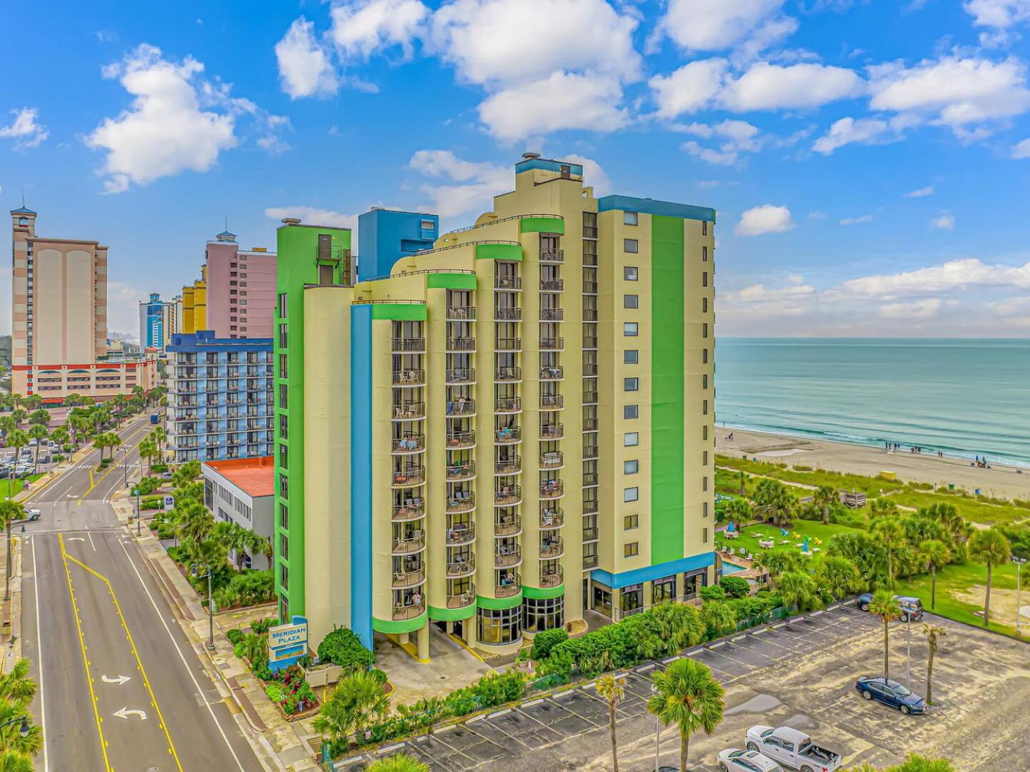 Ocean View Double Suite! Sleeps 4 Meridian Plaza 705 Chalet