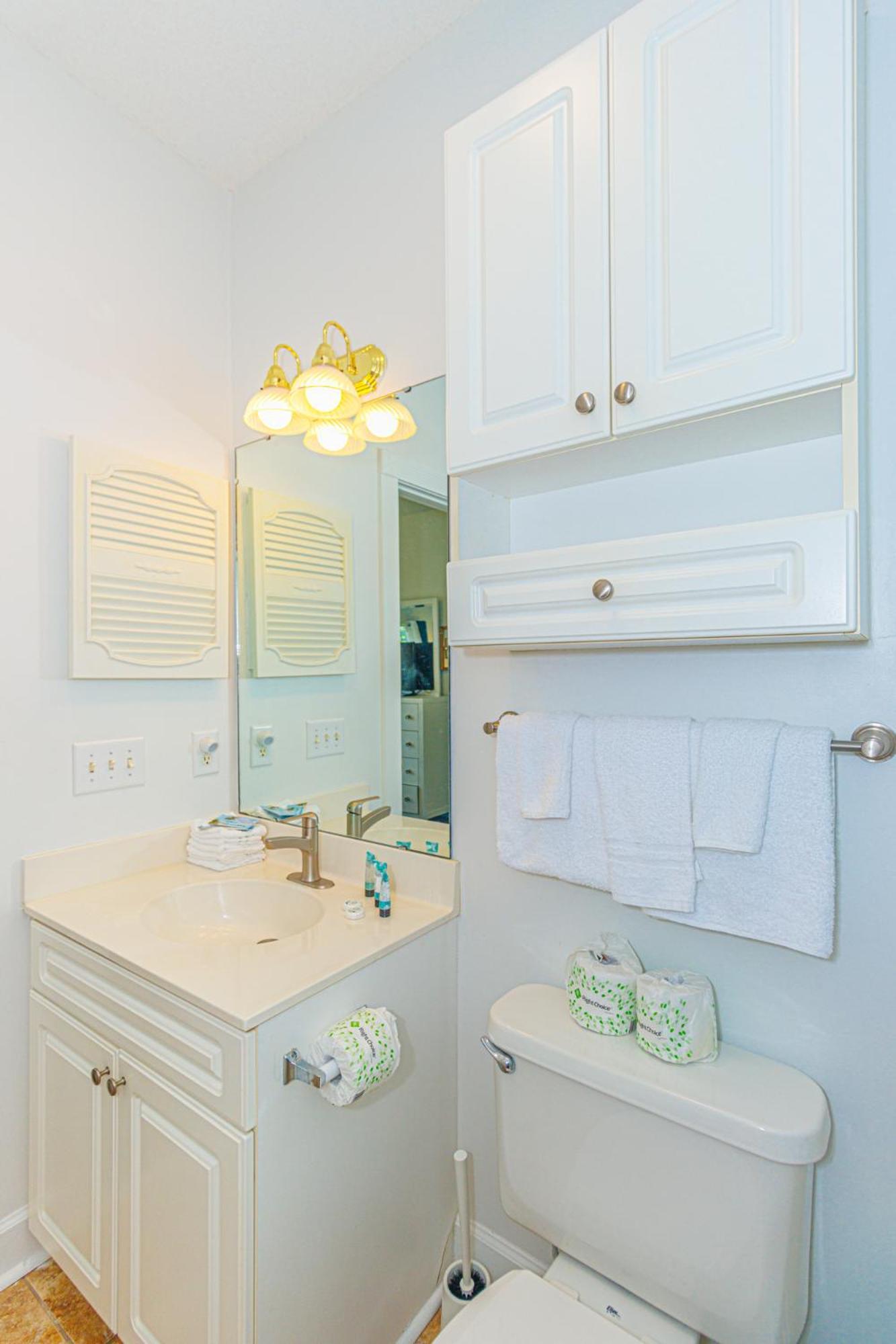 First Floor 2 Bedroom With Golf Course Views-magnolia Place 101 - Sleeps 6 Guests!