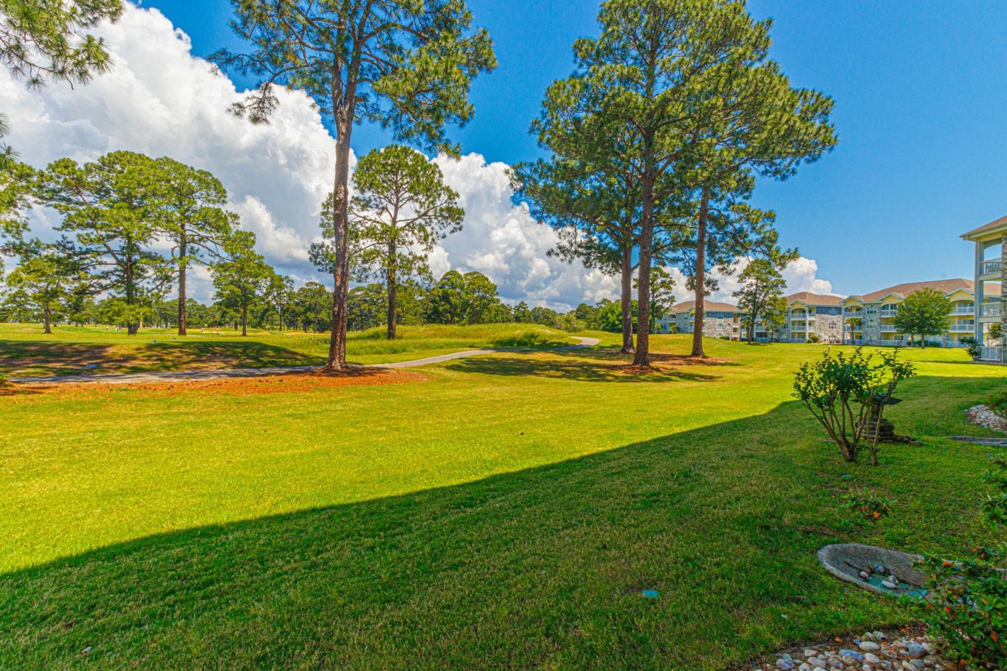 First Floor 2 Bedroom With Golf Course Views-magnolia Place 101 - Sleeps 6 Guests! Holiday home