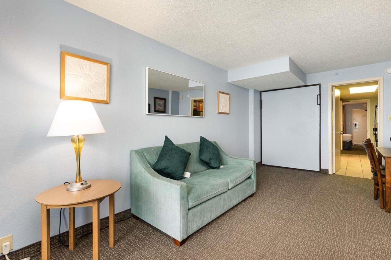 Oceanfront 1 Bedroom Condo-amazing Views! Perfect For 4 Guests! Landmark 1438 Myrtle Beach