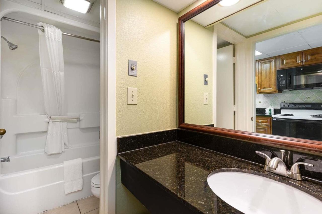 Oceanfront 1 Bedroom Condo-amazing Views! Perfect For 4 Guests! Landmark 1438 Myrtle Beach