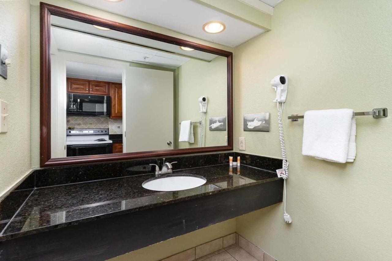 Oceanfront 1 Bedroom Condo-amazing Views! Perfect For 4 Guests! Landmark 1438 Holiday home *