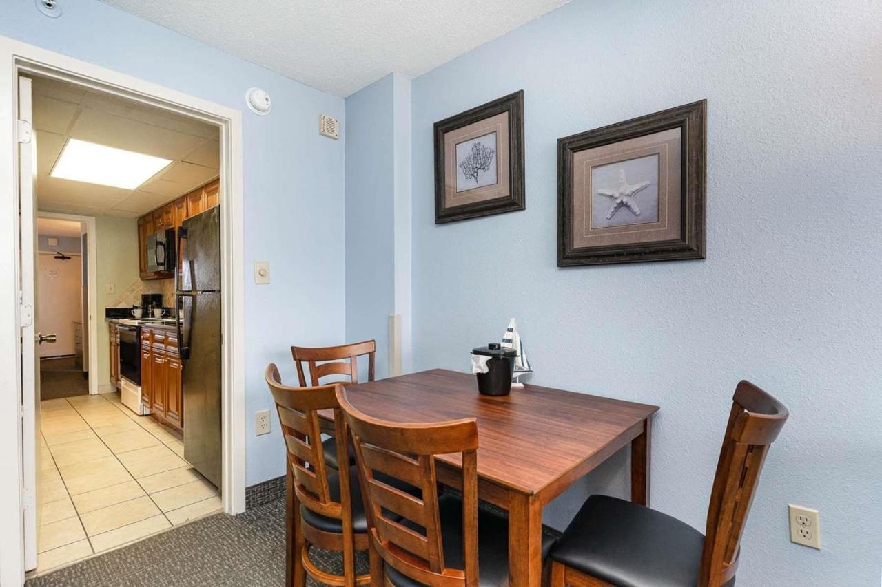 Holiday home Oceanfront 1 Bedroom Condo-amazing Views! Perfect For 4 Guests! Landmark 1438 Myrtle Beach