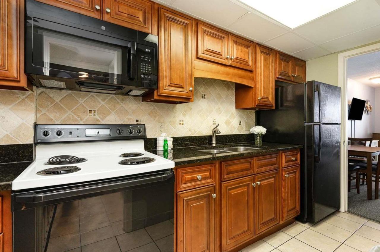 Holiday home Oceanfront 1 Bedroom Condo-amazing Views! Perfect For 4 Guests! Landmark 1438 Myrtle Beach