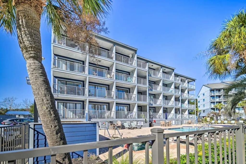 The Beachside Dacha - Lock-out 2 Bedroom Ocean View Apartment Myrtle Beach