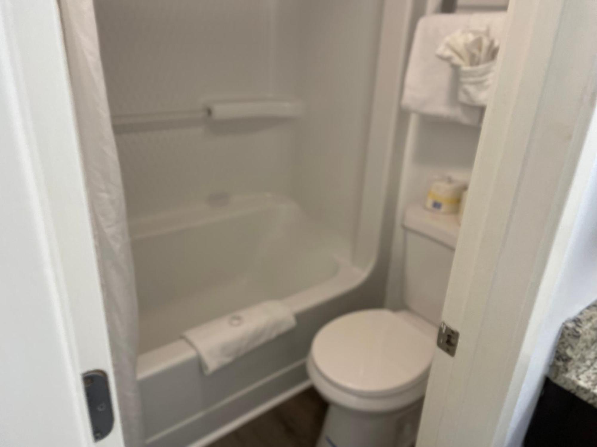Stylish Oceanfront Sleeps 4!