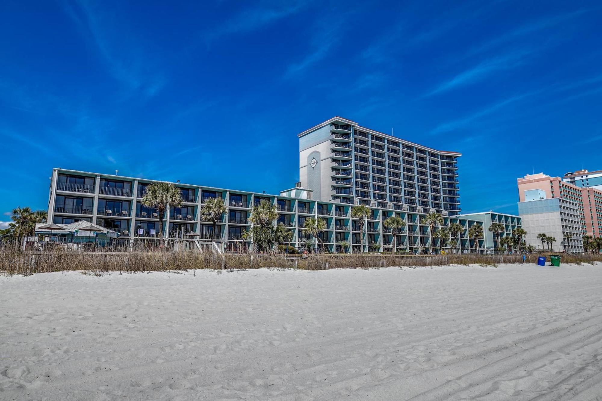 Stylish Oceanfront Sleeps 4! *