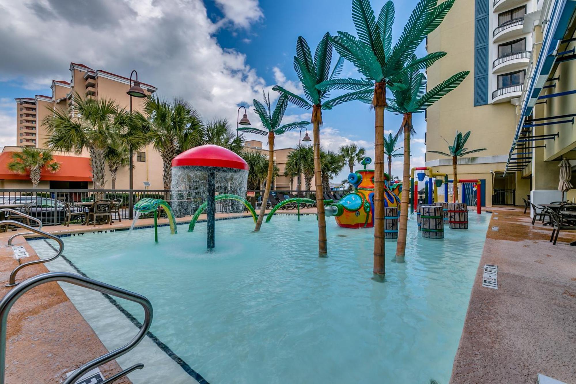 Stylish Oceanfront Sleeps 4! Myrtle Beach