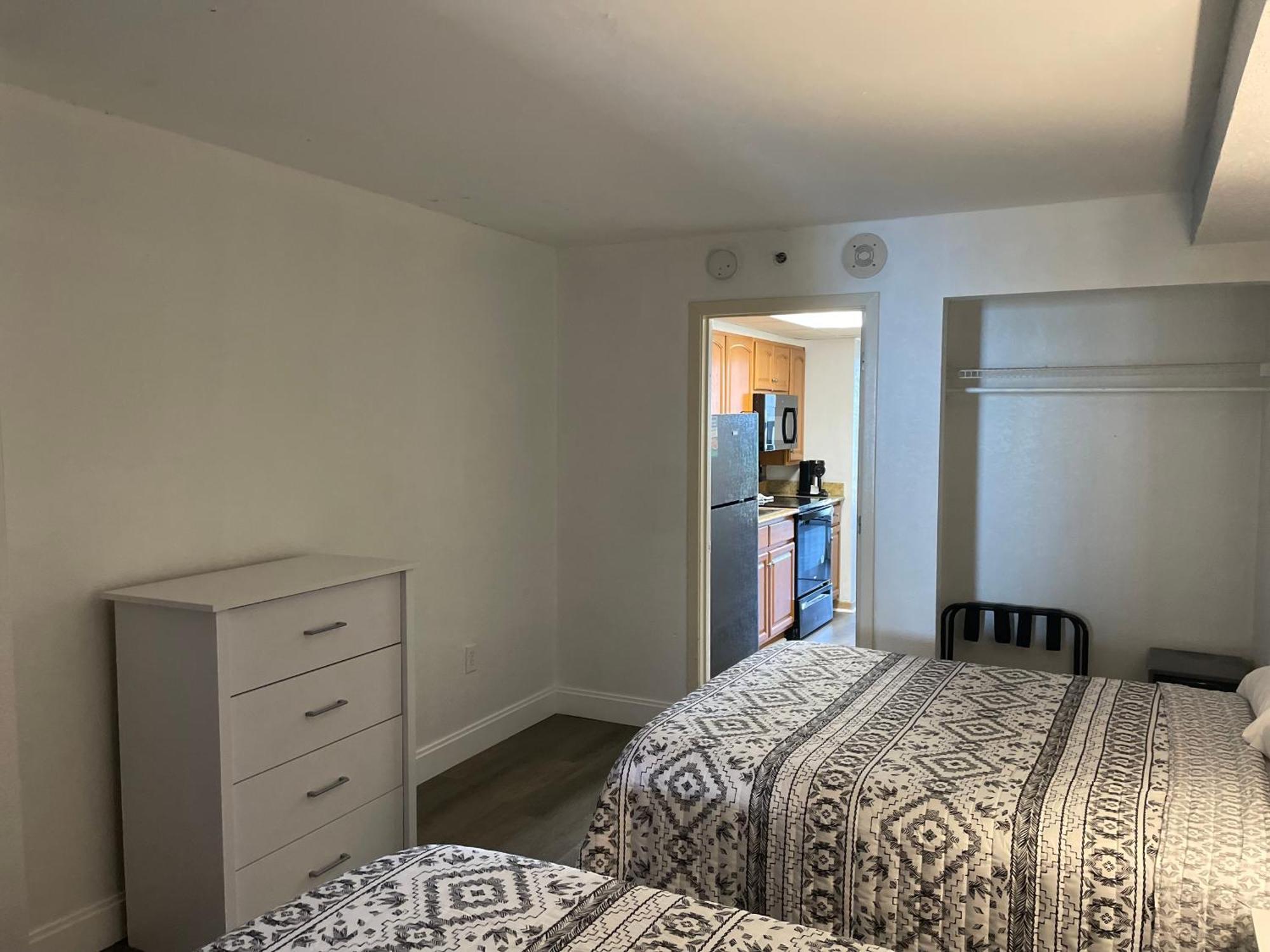 Stylish Oceanfront Sleeps 4!