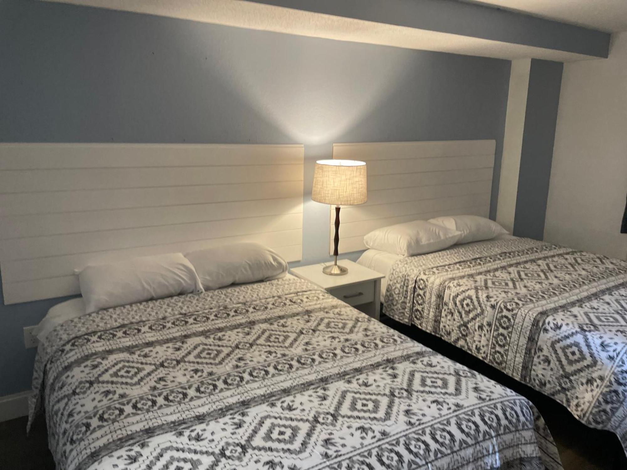 Stylish Oceanfront Sleeps 4! * Myrtle Beach