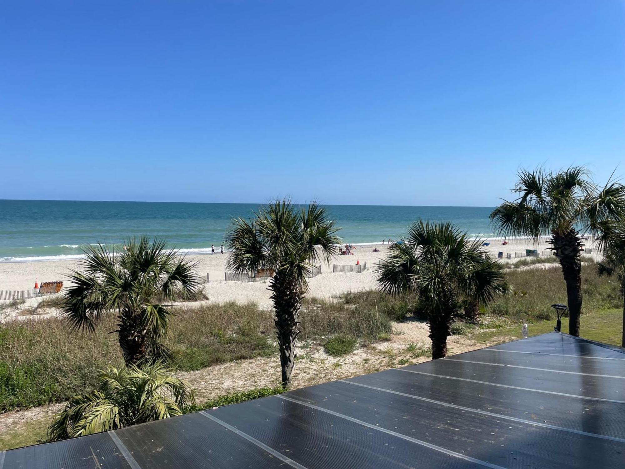 Stylish Oceanfront Sleeps 4! * Myrtle Beach