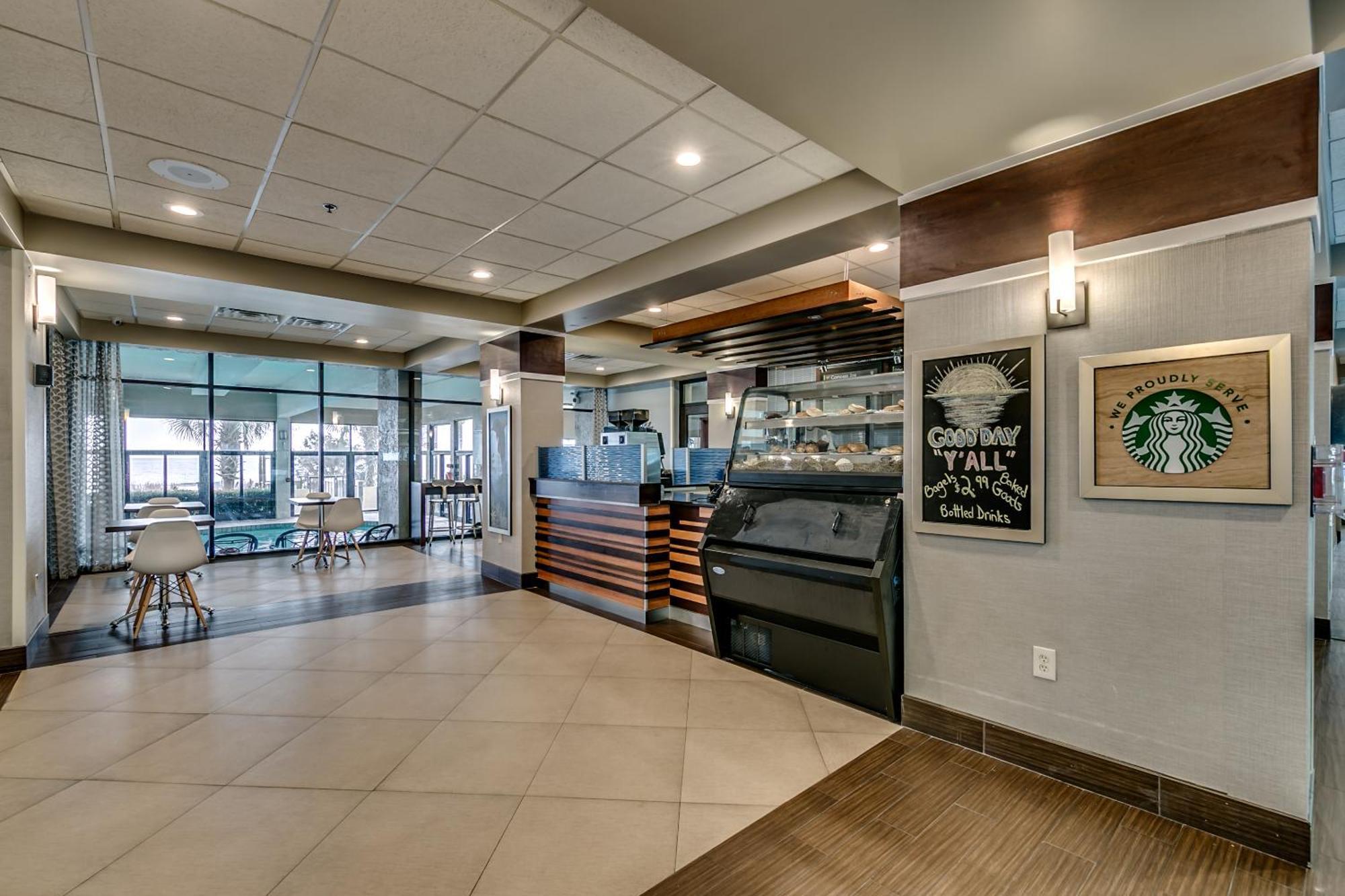 Apartment Stylish Oceanfront Sleeps 4!
