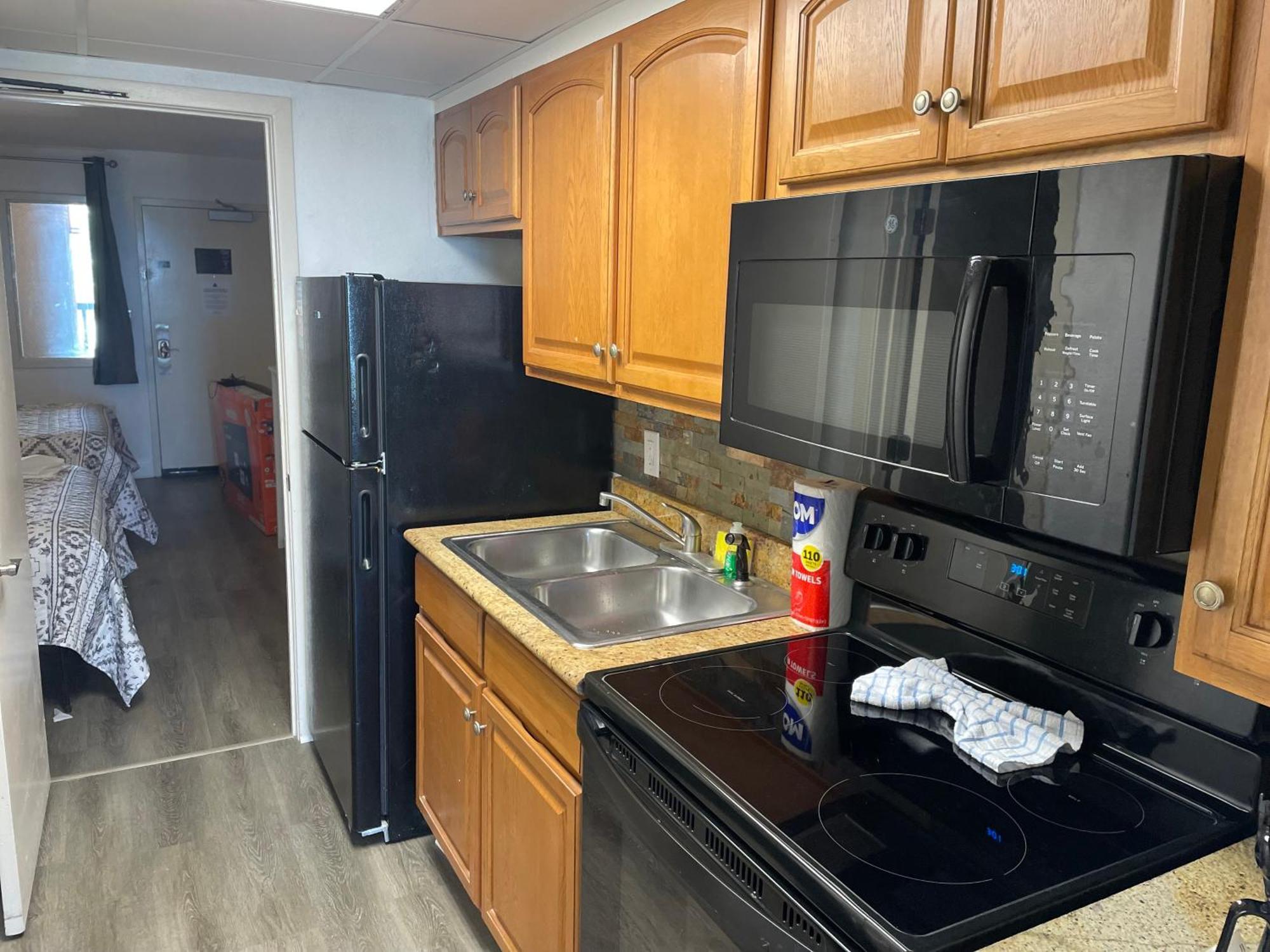 Apartment Stylish Oceanfront Sleeps 4! Myrtle Beach