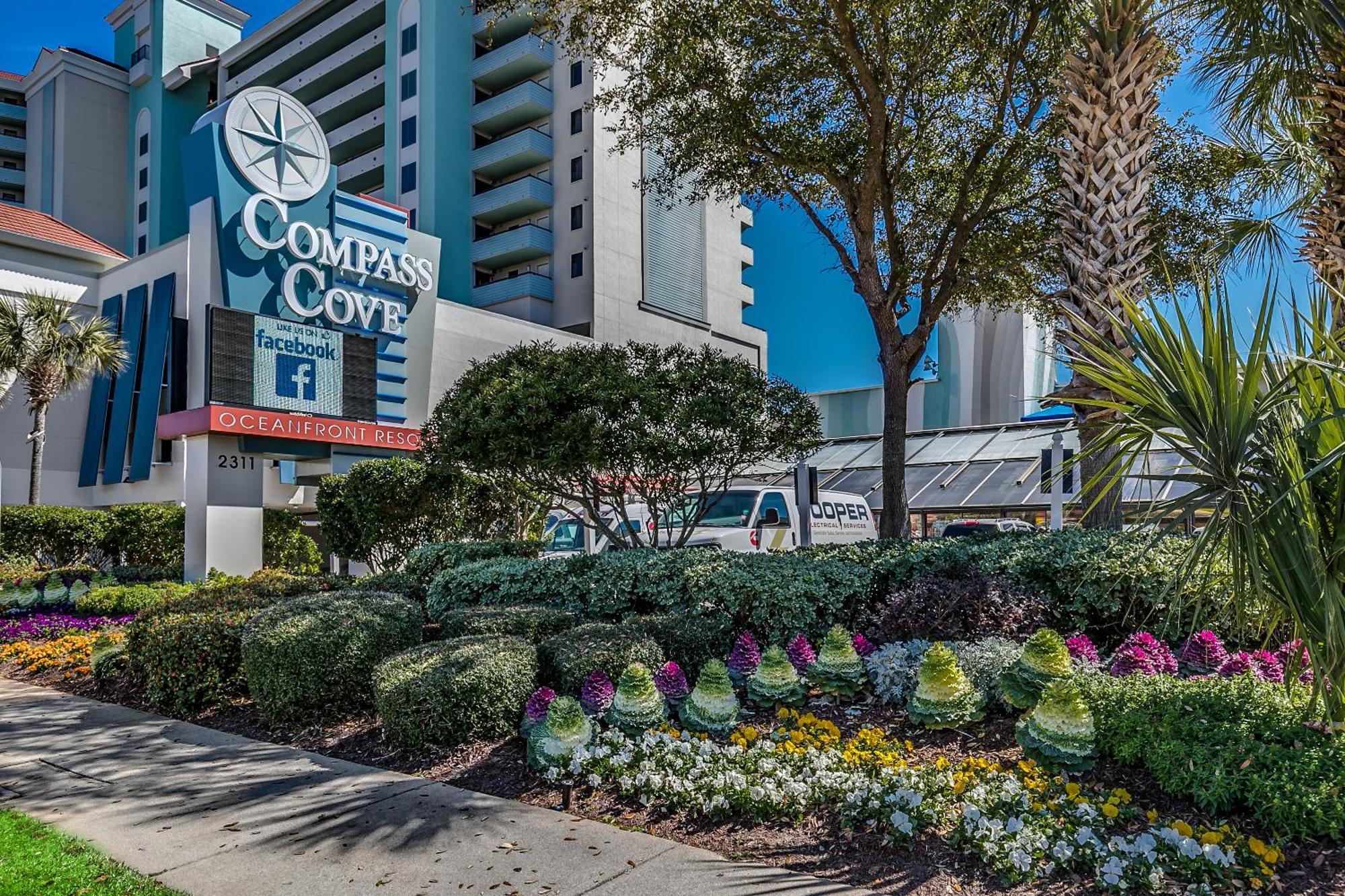 Stylish Oceanfront Sleeps 4! *