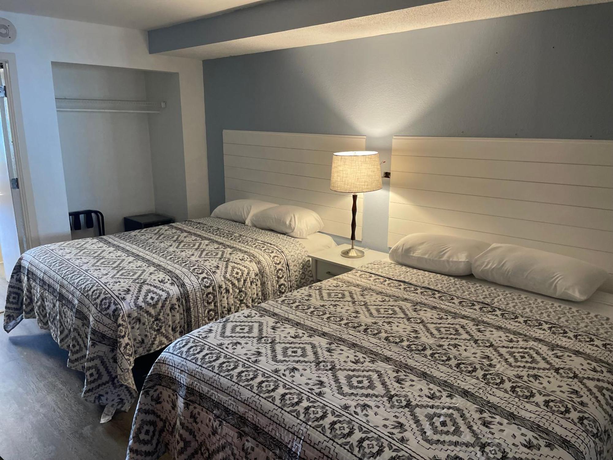 Stylish Oceanfront Sleeps 4! * Myrtle Beach