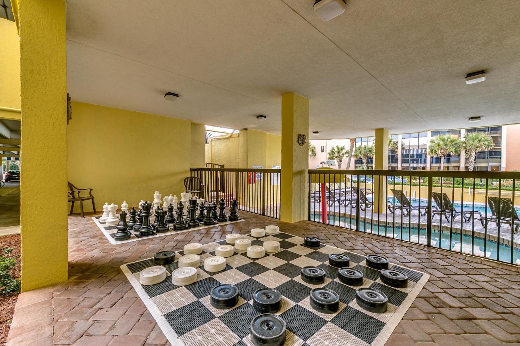 Stylish Oceanfront Sleeps 4! * Myrtle Beach