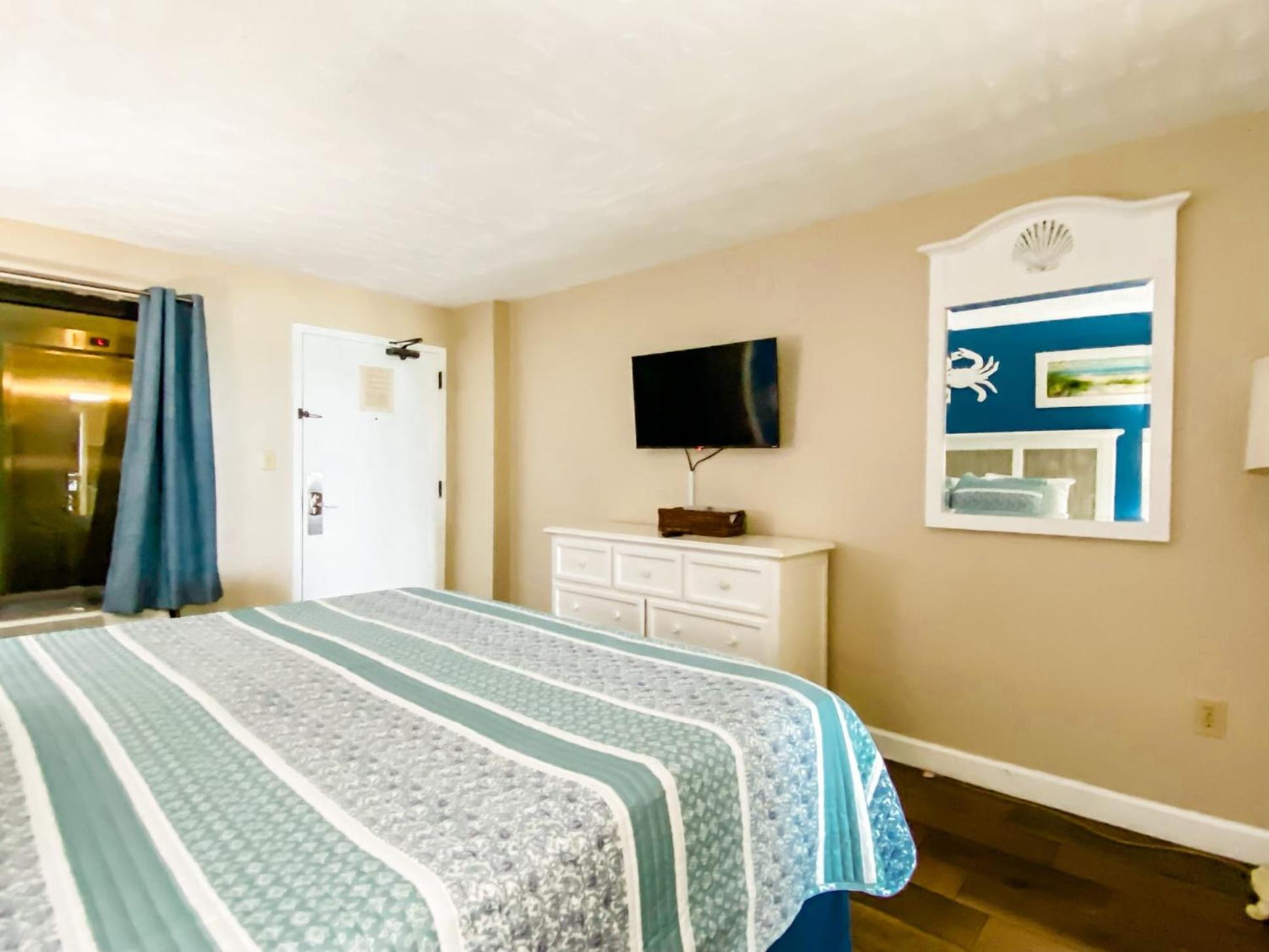 Oceanfront Modern W Lazy River Near Boardwalk Holiday home