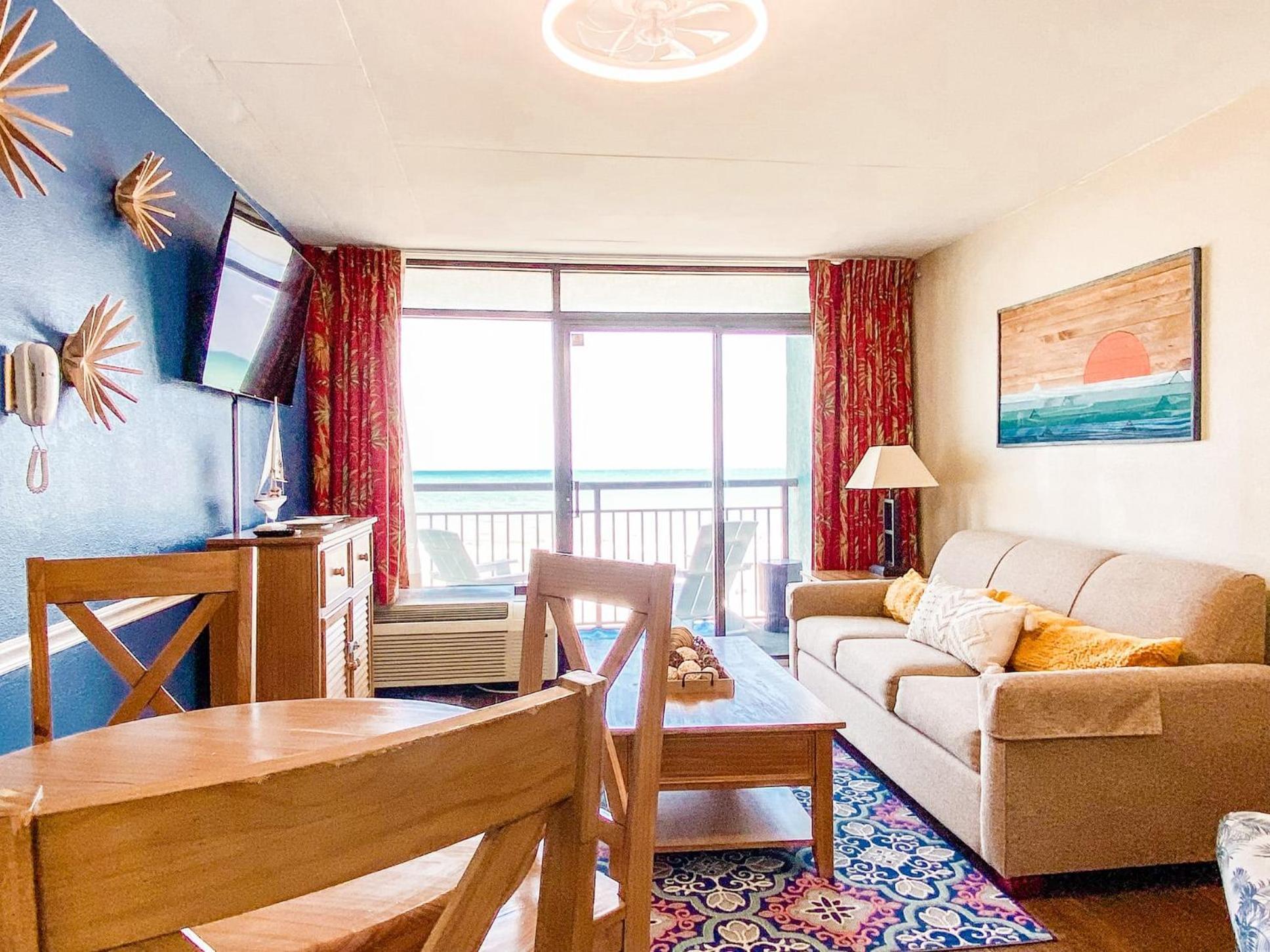 Oceanfront Modern W Lazy River Near Boardwalk Holiday home