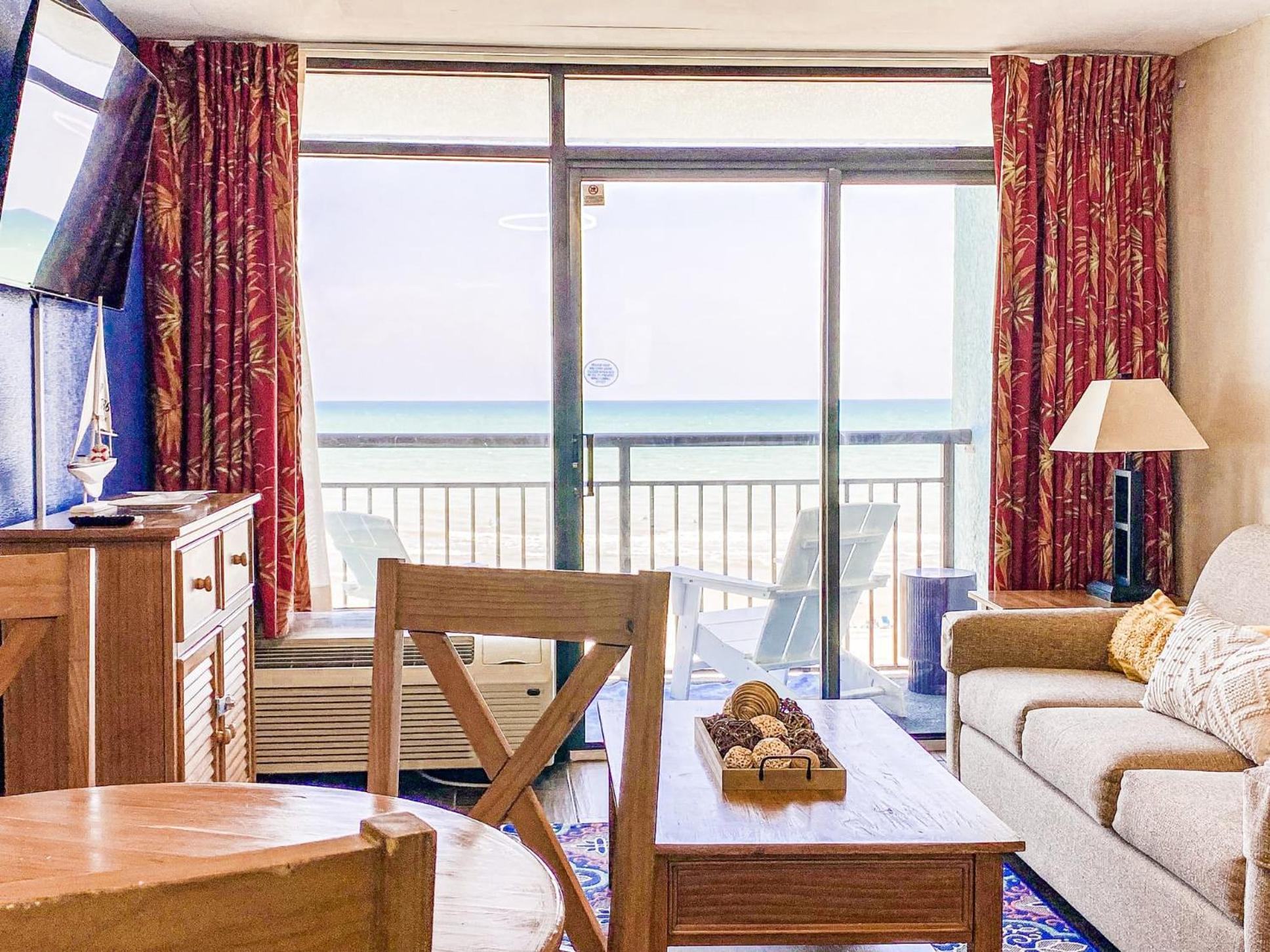 Oceanfront Modern W Lazy River Near Boardwalk Holiday home Myrtle Beach