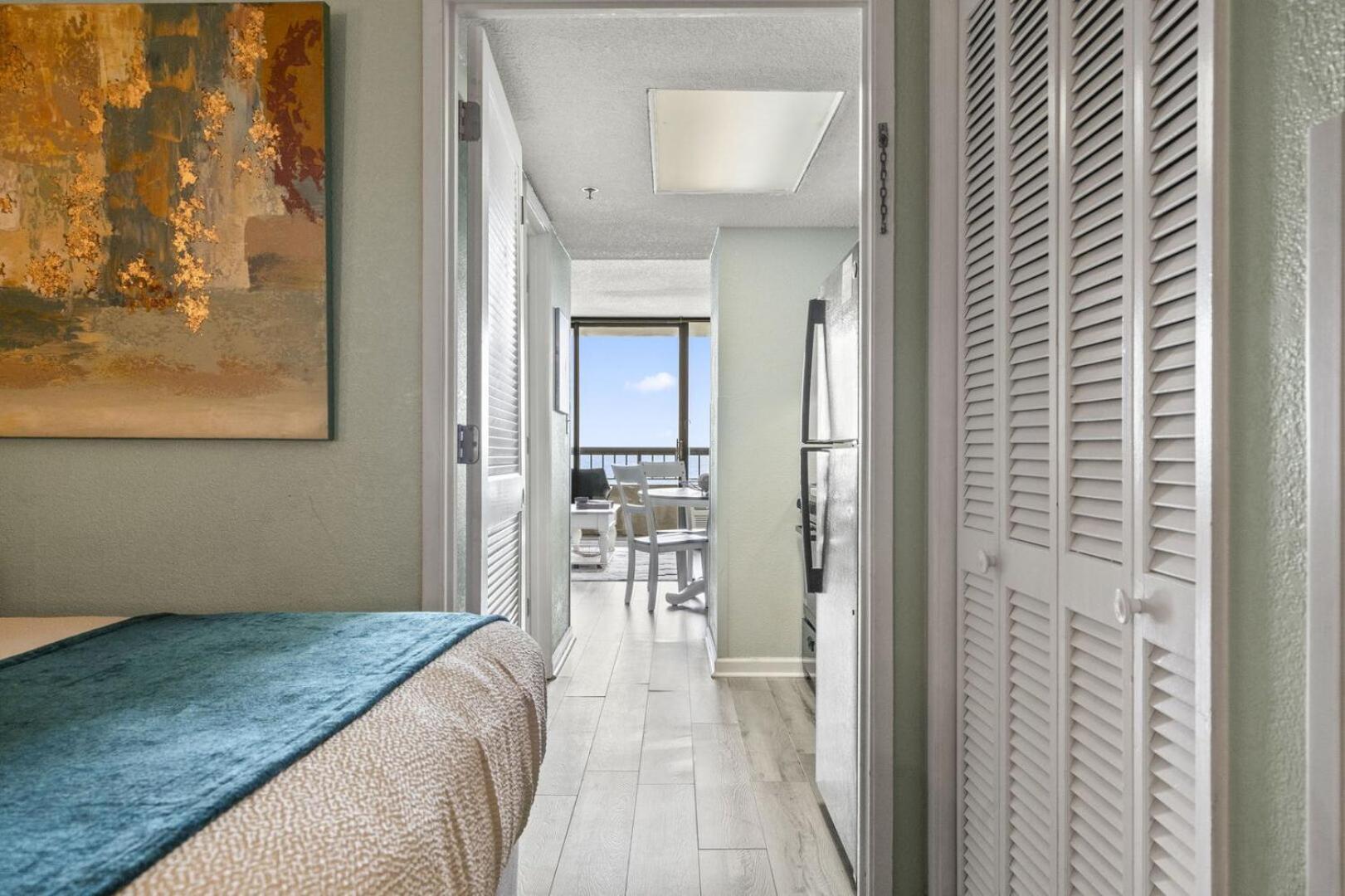Nicely Renovated 1 Bedroom Condo-with Spectacular Views! Pinnacle 755 Holiday home