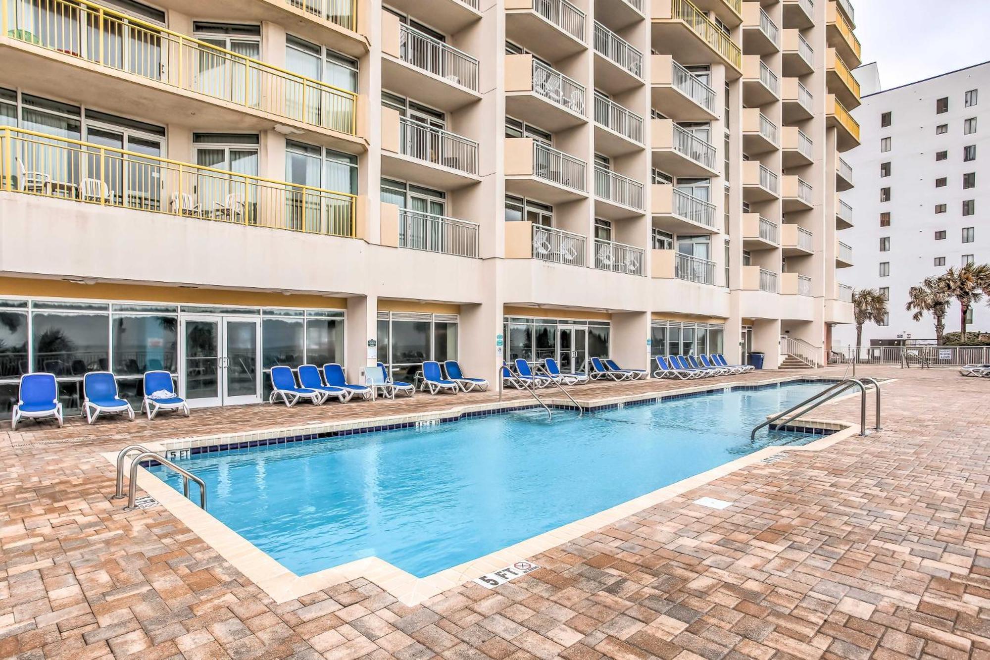 North Myrtle - Walk To Beach! Apartment