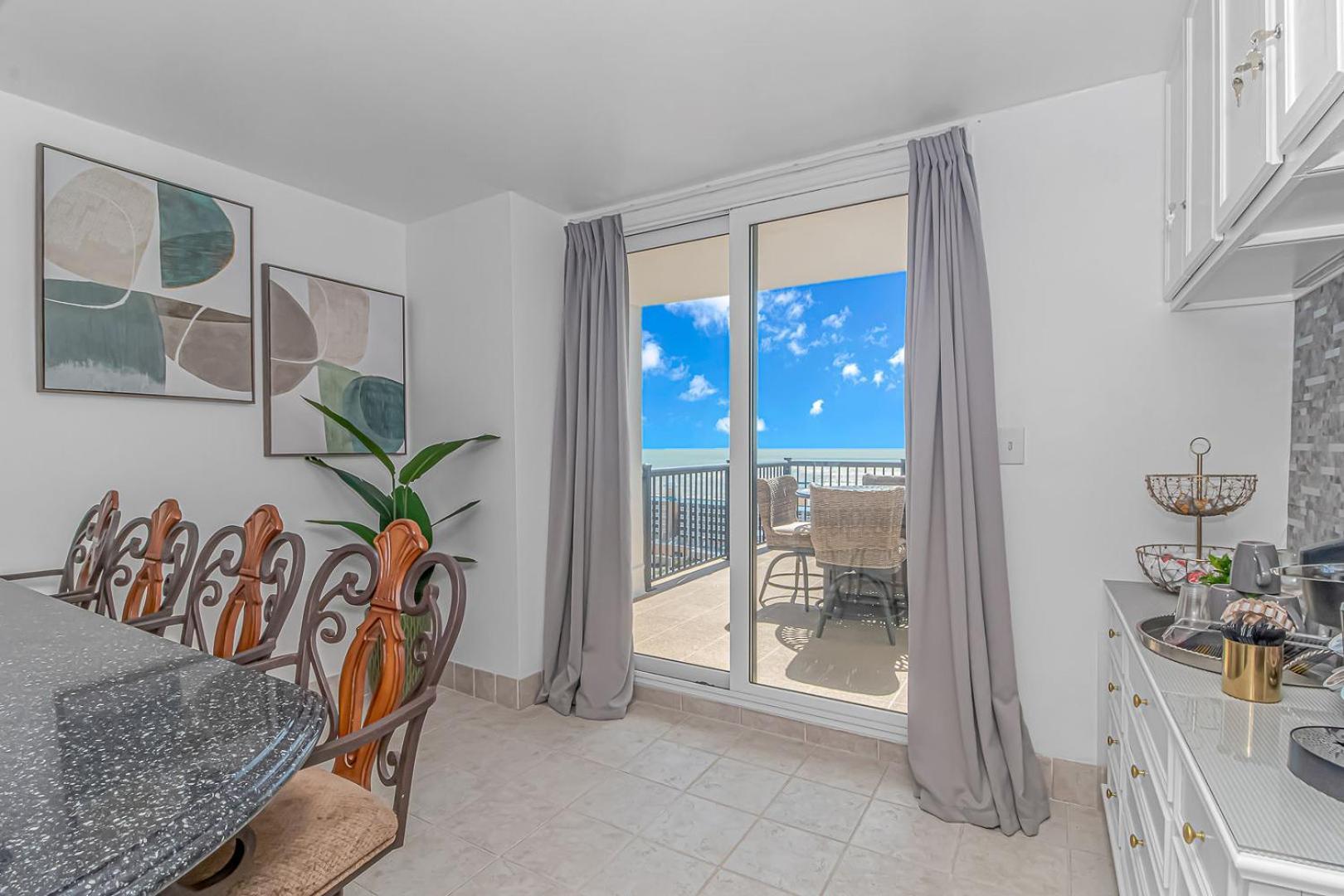 Breathtaking Penthouse At Towers! Stunning Views! * Myrtle Beach