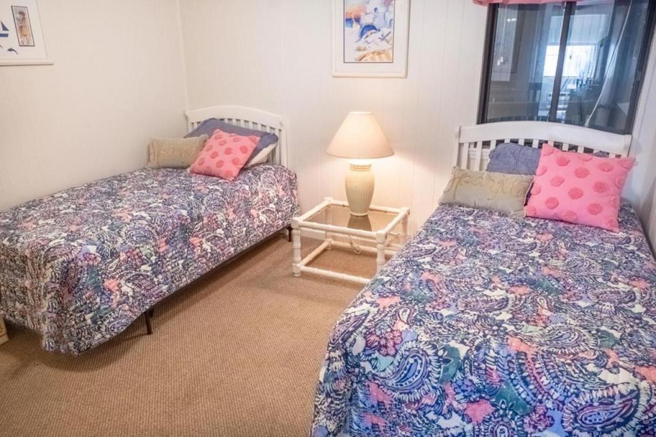 A Place At The 9520-1e Apartment *